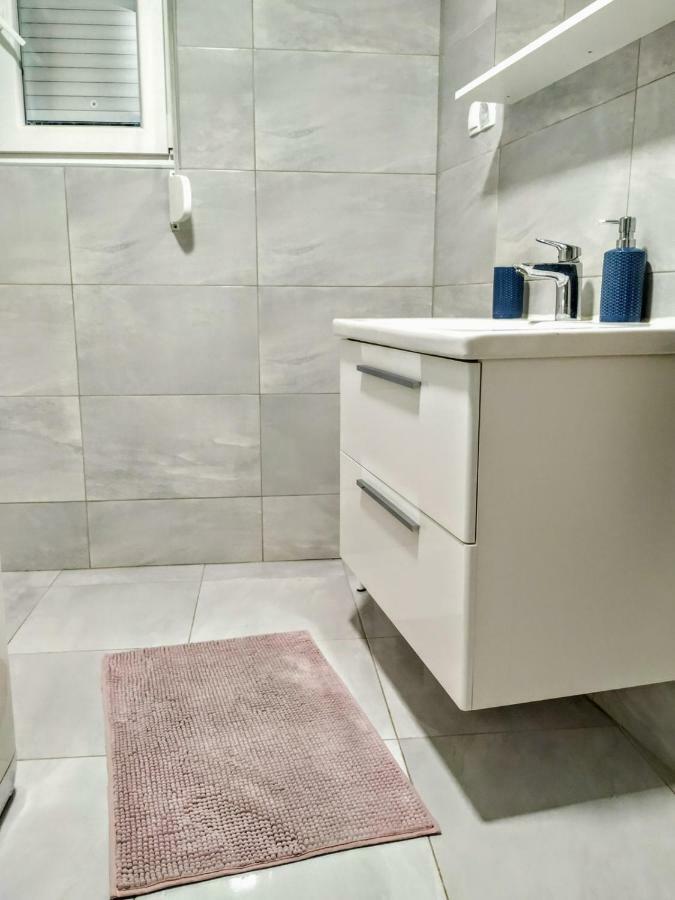 Studio Apartman Violeta II - 50M From The Beach Trogir Exterior photo